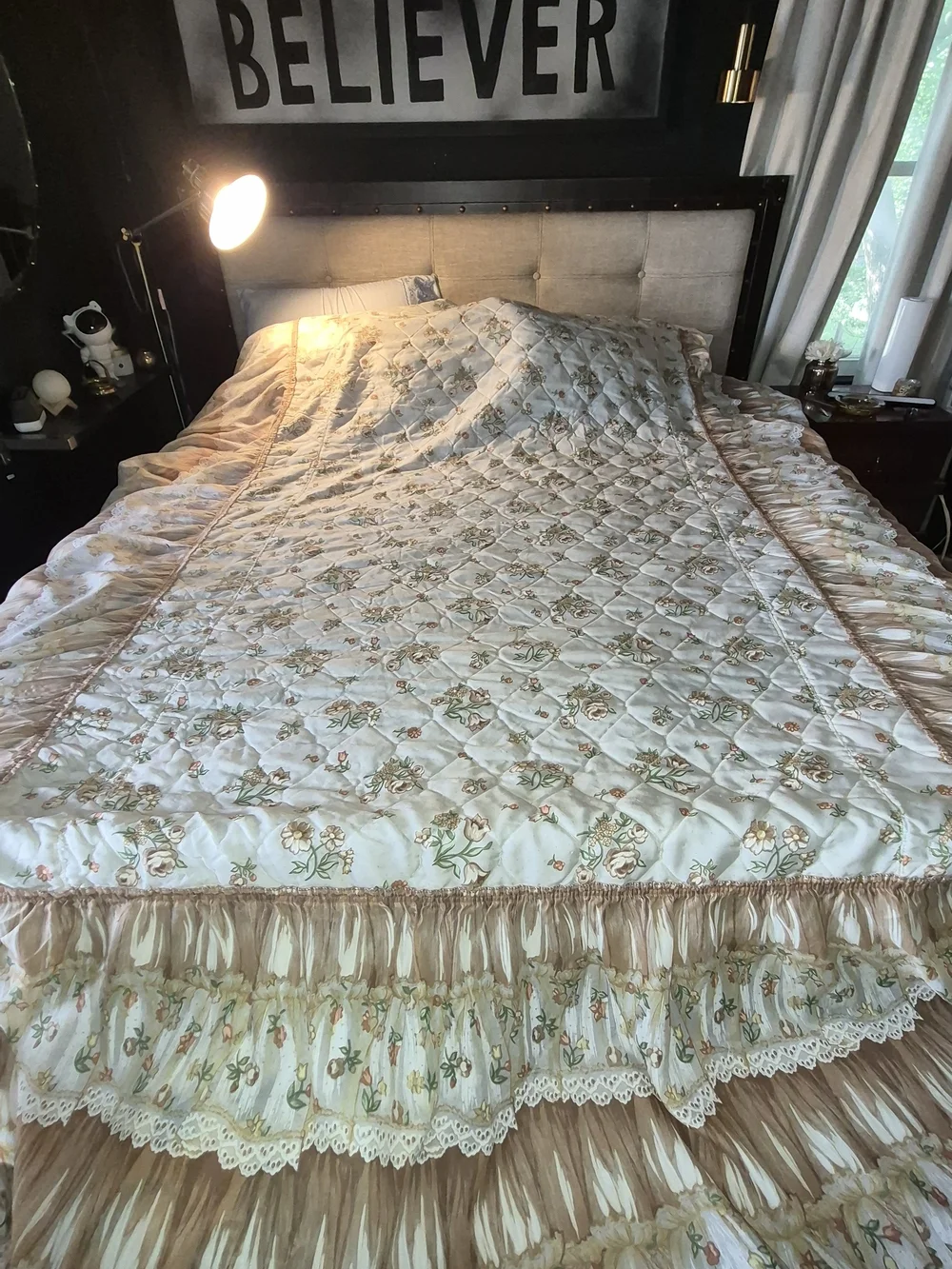 Vintage Floral Quilted Bedspread in Cream and Tan Twin Fake Ruffle